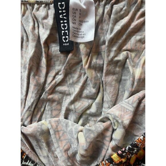 H & M Divided short flutter sleeve crop Top small - Picture 3 of 3